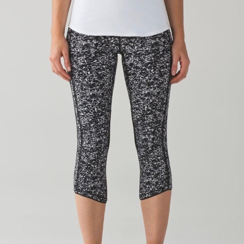 Lululemon Deep Breath Crop Women's 4 Black/White